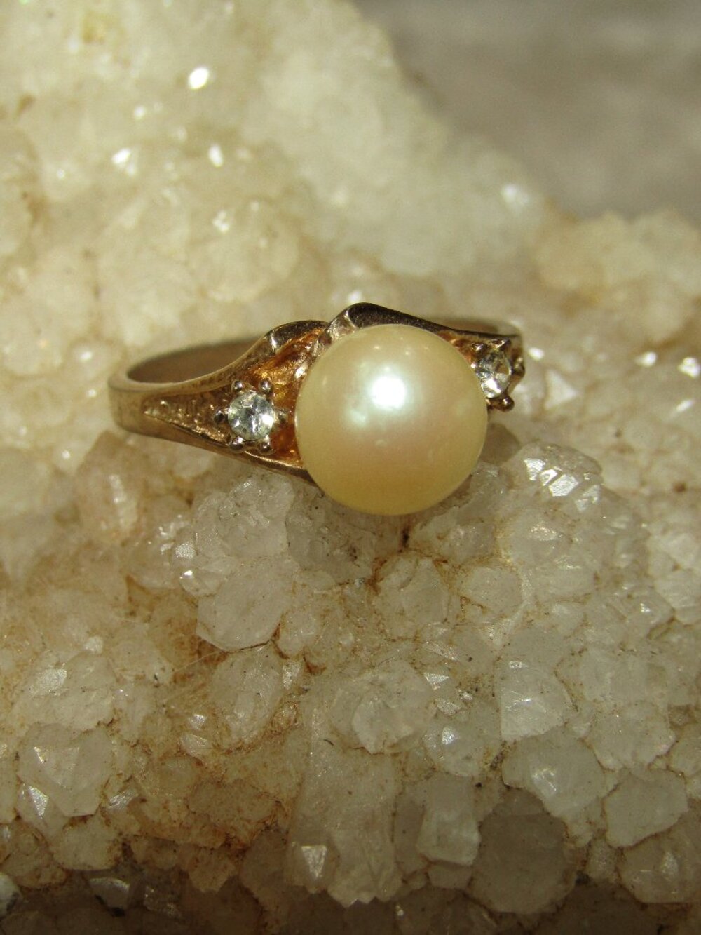 Vintage 18KHGE Faux Pearl Ring
